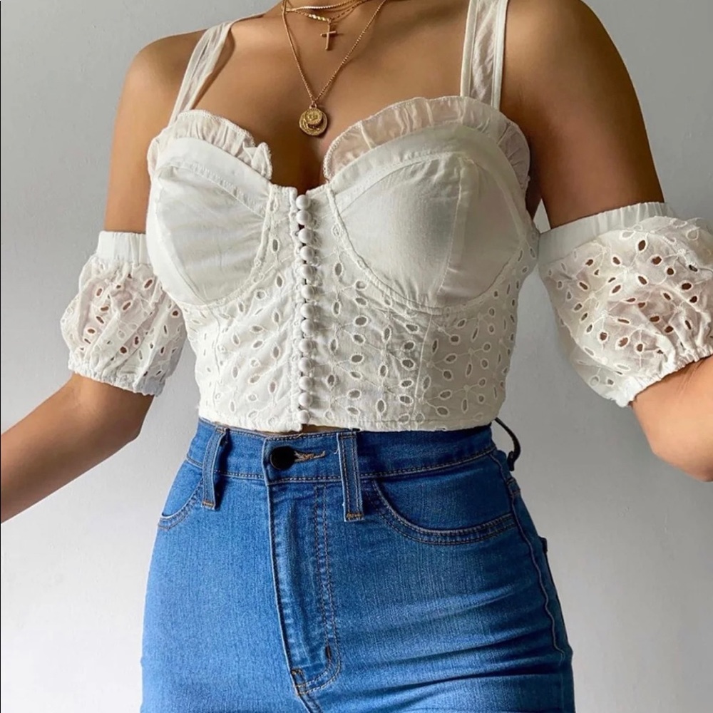 A milk made 2ky white lace crop top✨